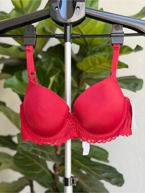 Auden Red Lace Underwire Bra with Smooth Cups